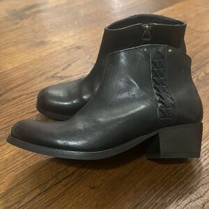 Clark’s Black Maypearl Fawn Booties Boots Size 6 / 41 boho western